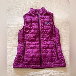 Gently used women’s size medium Patagonia nano puff vest